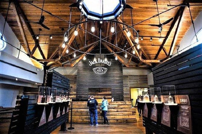 Discover Jack Daniel’s Distillery & Unwind in Nashville’s Best Vacation Rentals